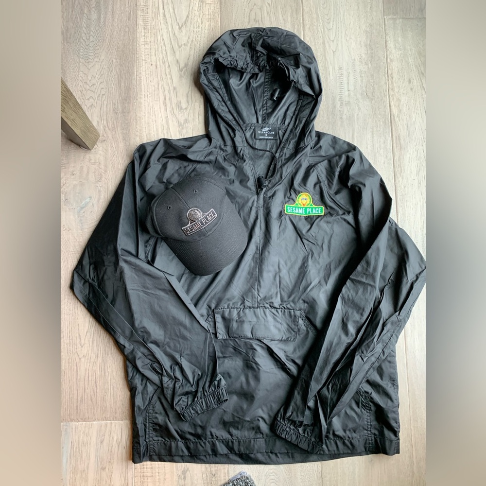 Sesame Place Hooded Pull Over & Hat